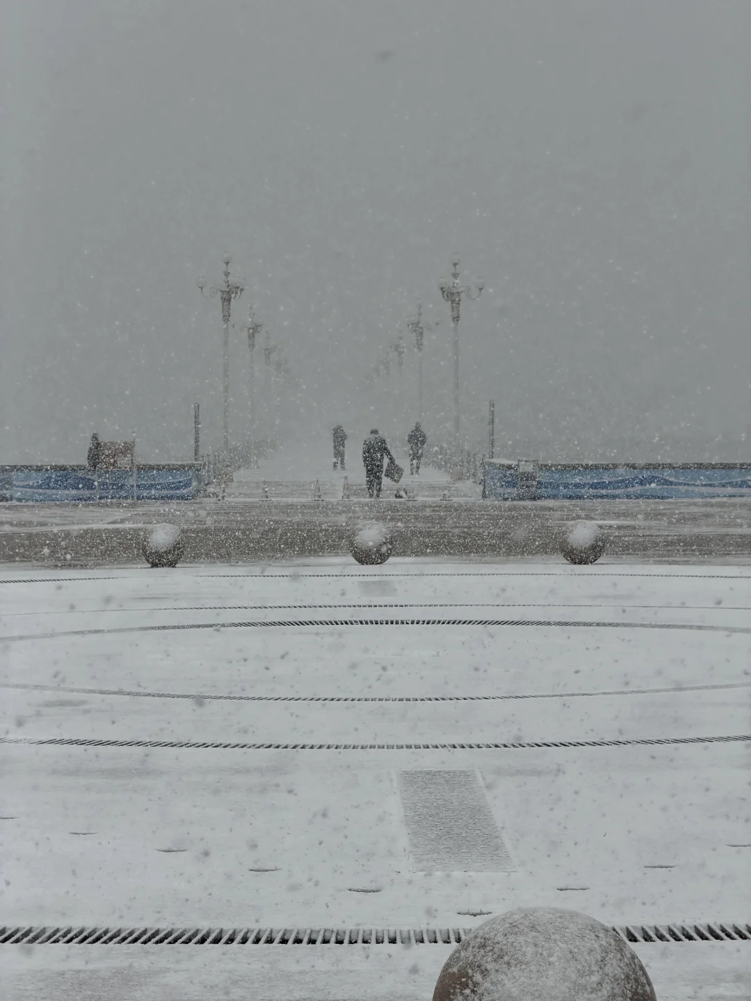 12.3 烟台 暴雪 海边❄️
