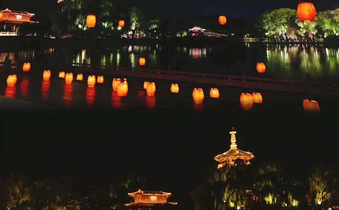 济南2025跨年❗新年清照泉城齐放孔明灯