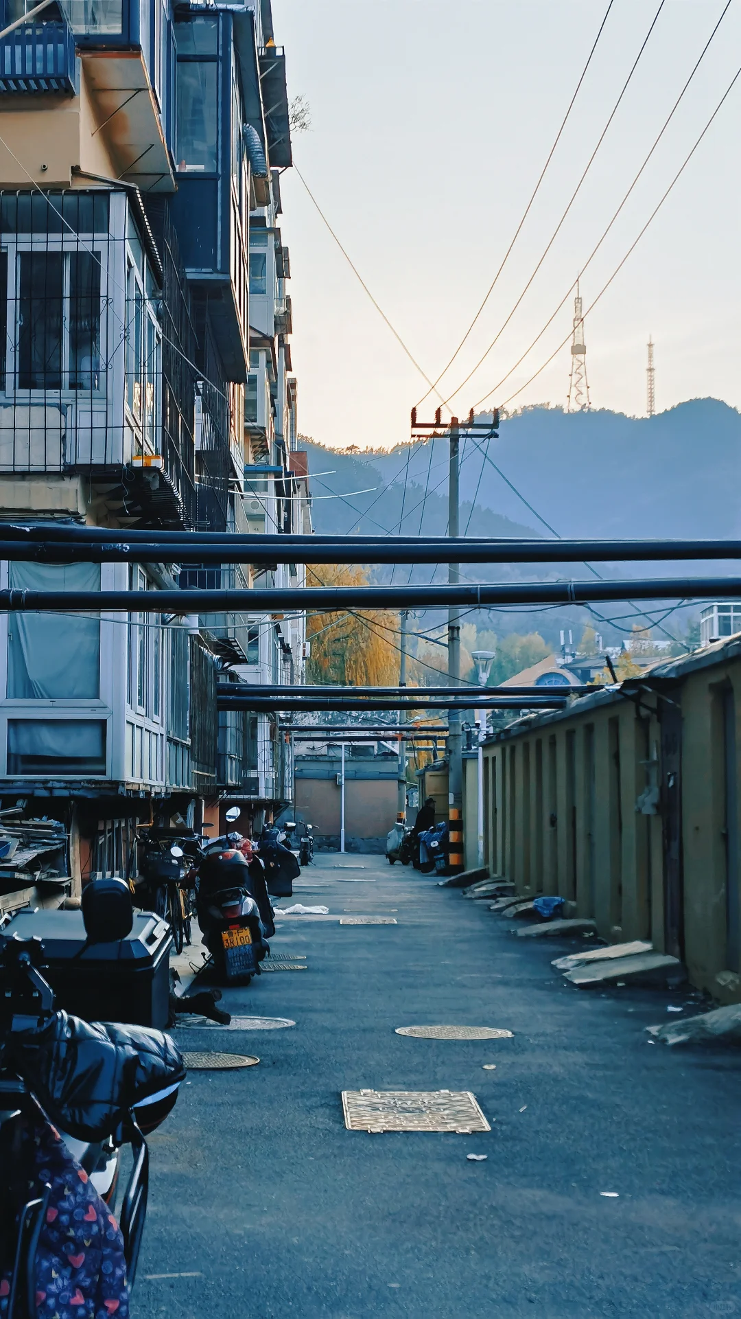 散落在烟台老巷子里的光，又有着谁的故事