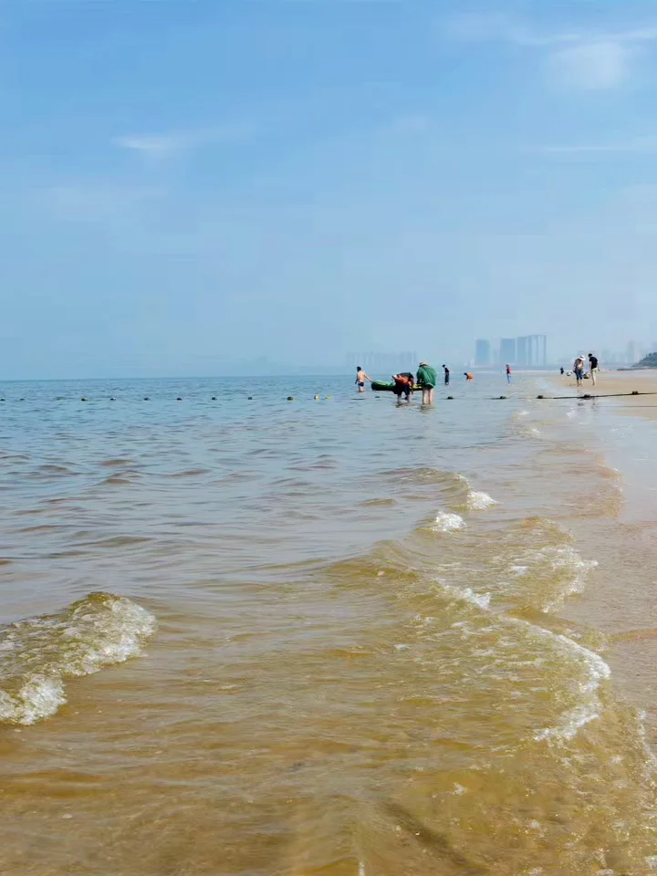 在烟台烟大海水浴场玩水🌊