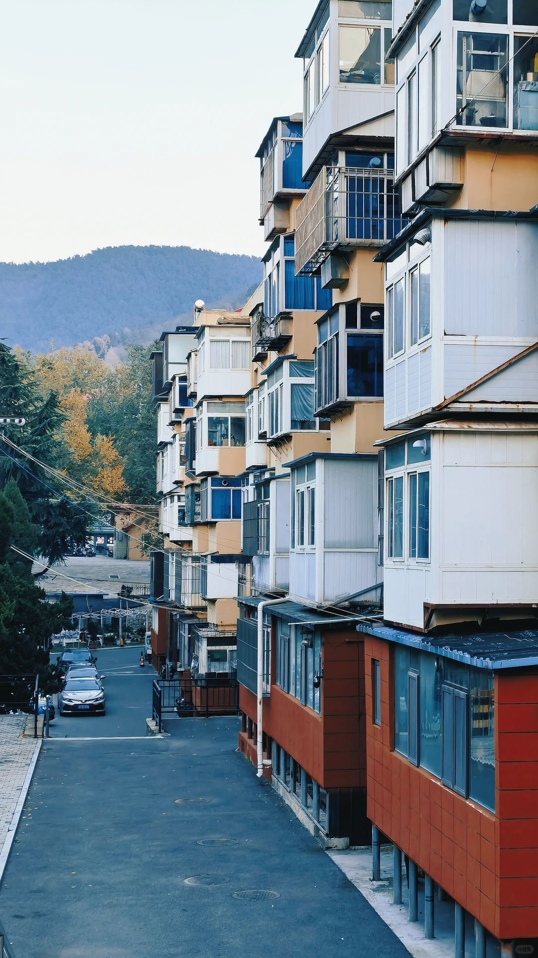 散落在烟台老巷子里的光，又有着谁的故事