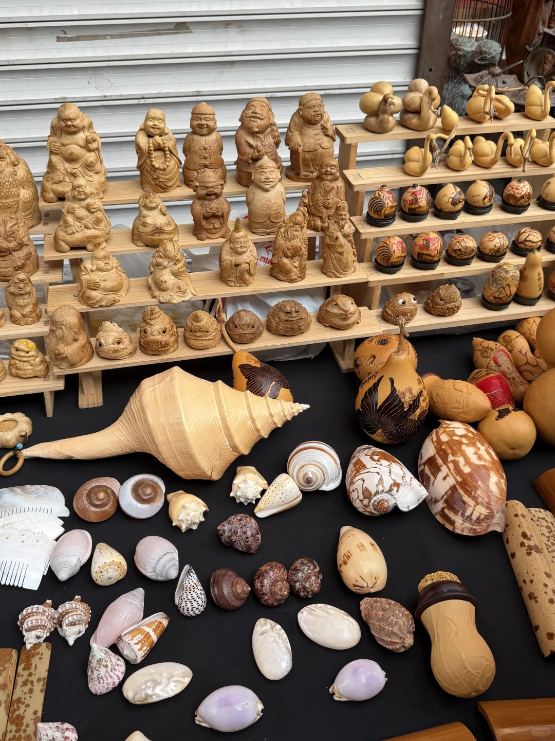 12.6实况！济南英雄山市集有一亿人。。。。。