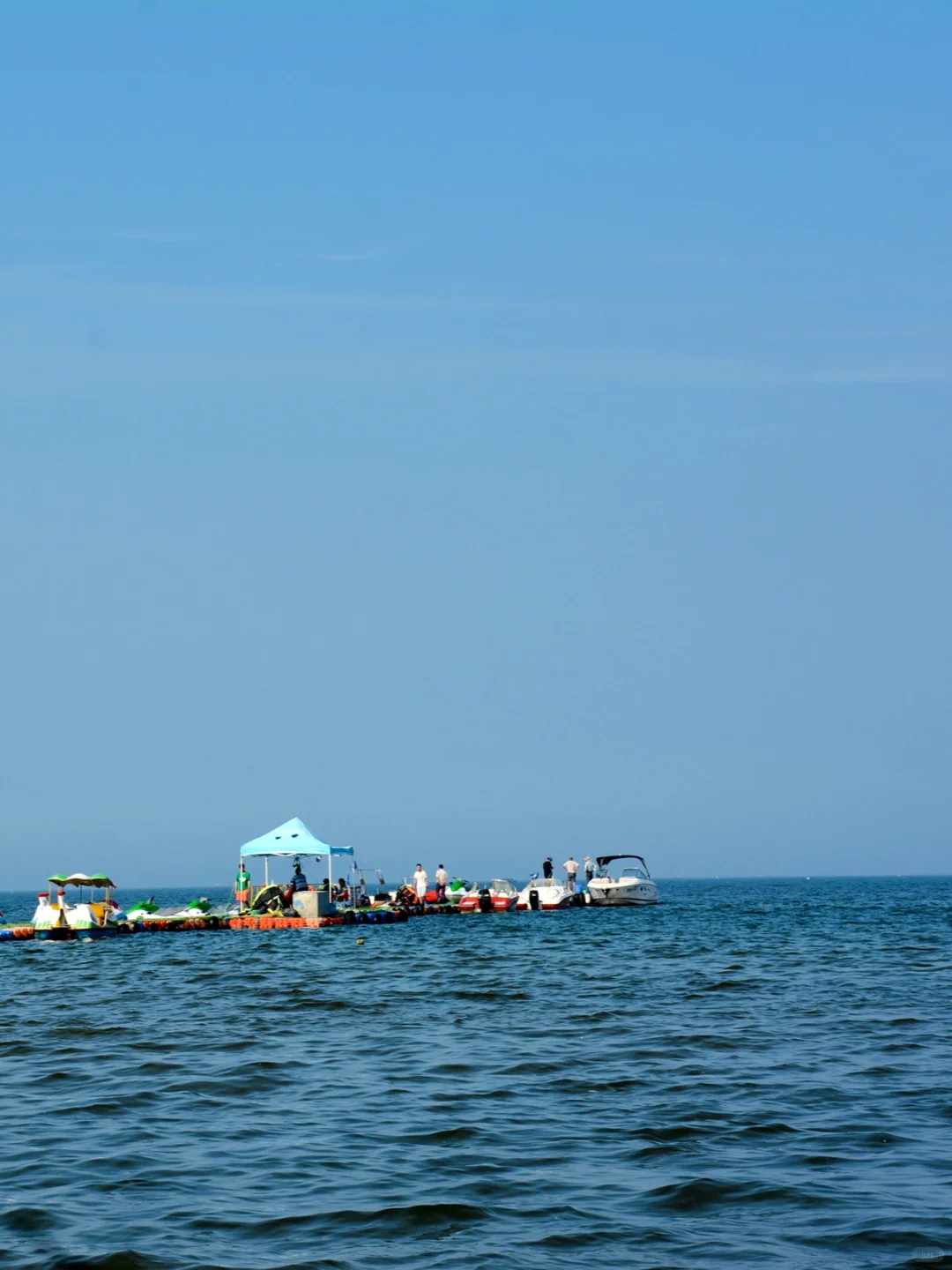 在烟台烟大海水浴场玩水🌊