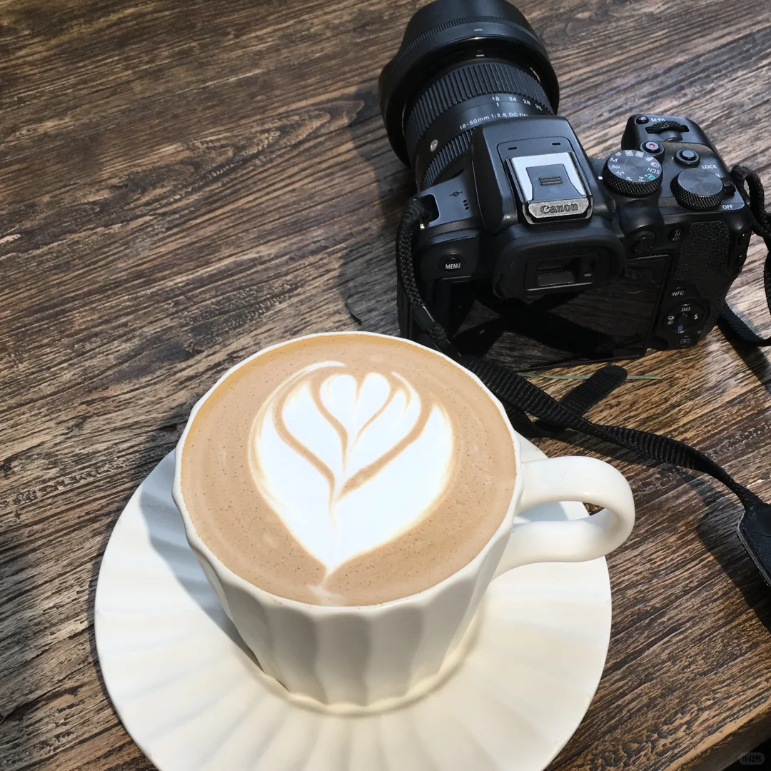 12.13初雪，在下雪天的青岛街道散步❄️