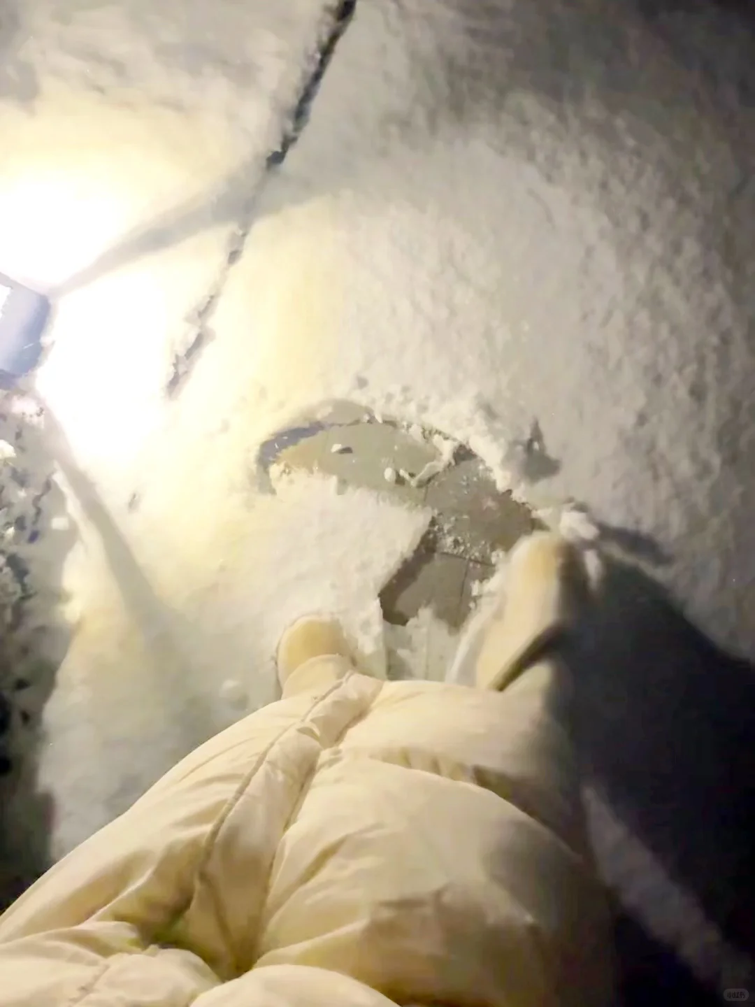 2025年双十二夜晚，青岛的初雪太浪漫了❄️