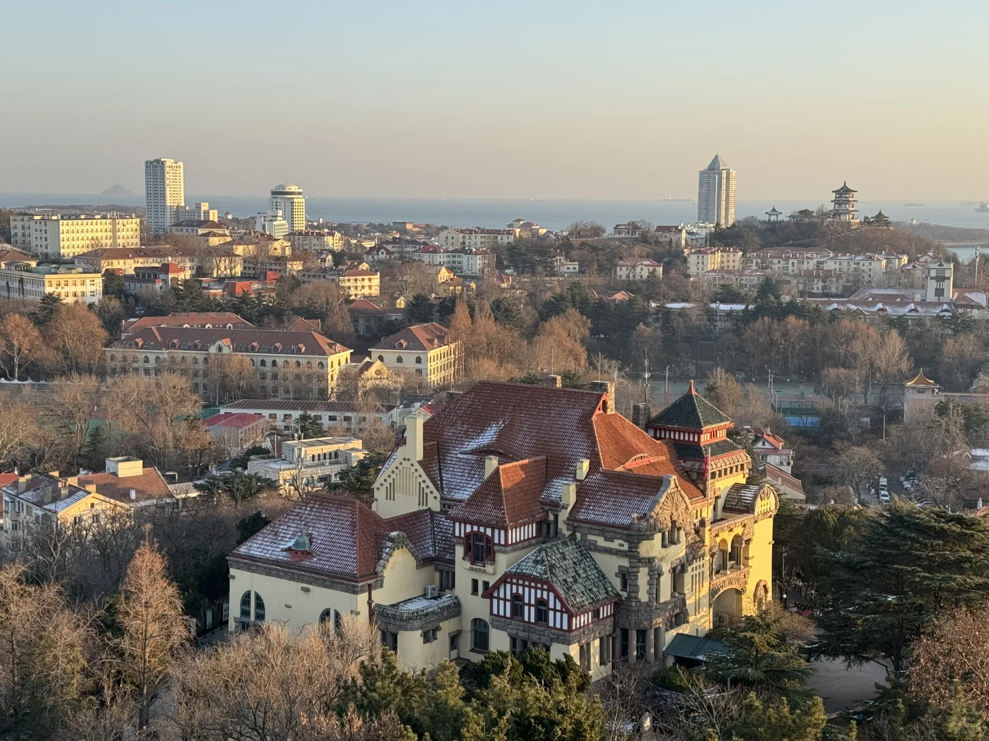 📍12.14号青岛实况 下雪后的青岛真的好美！
