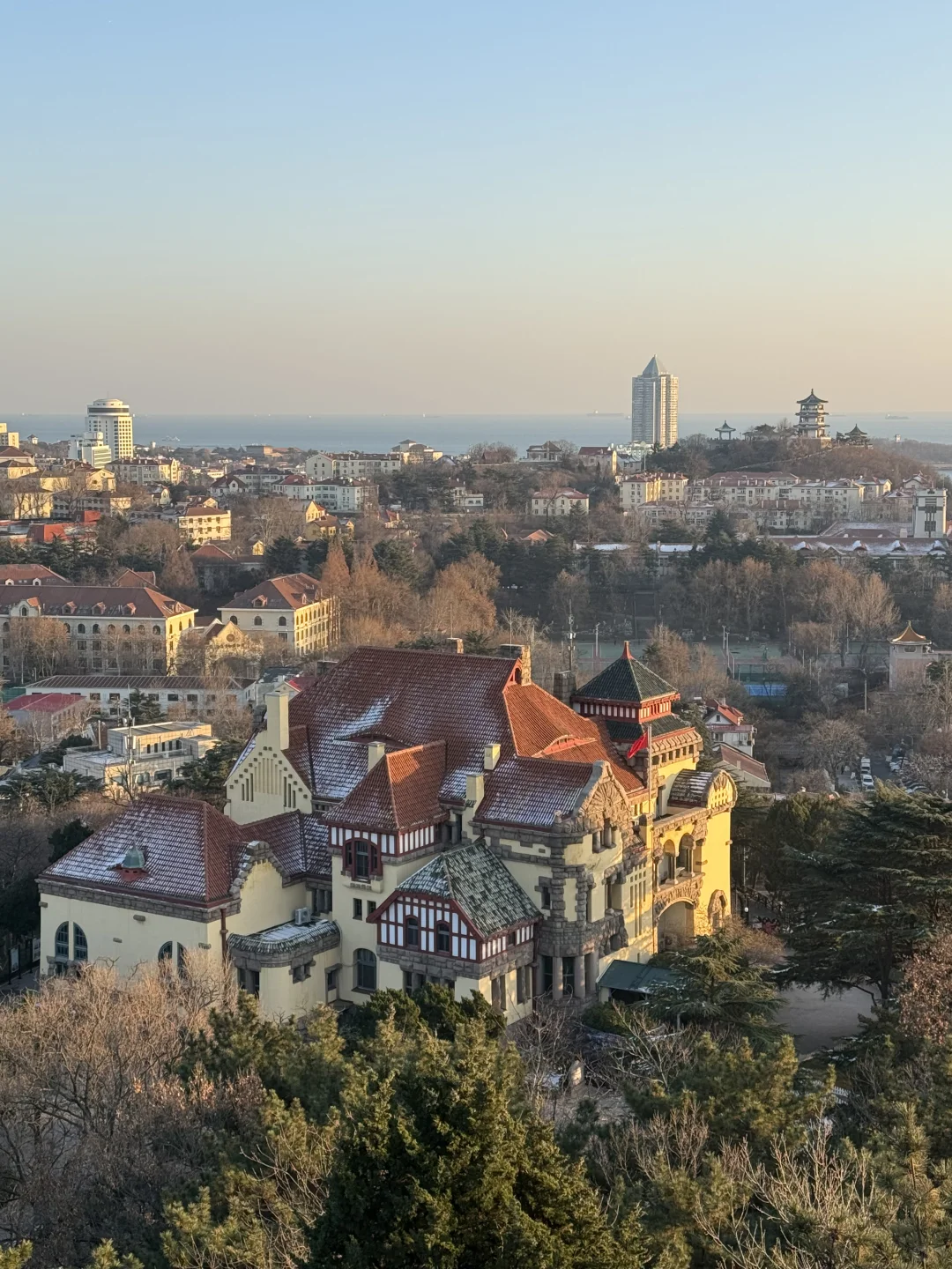 📍12.14号青岛实况 下雪后的青岛真的好美！
