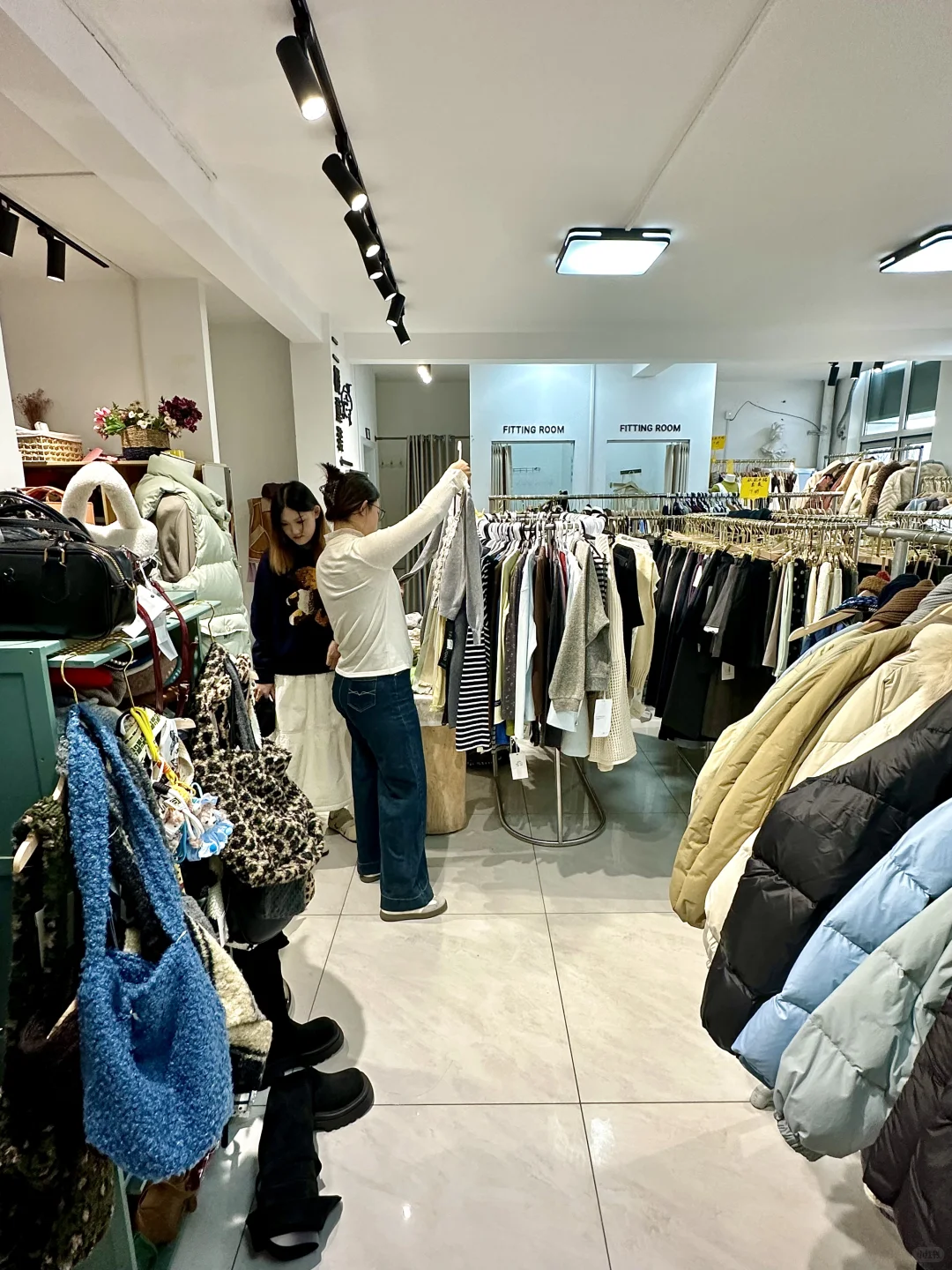 冬天去青岛真不用带衣服！！！200买了3大袋！！！