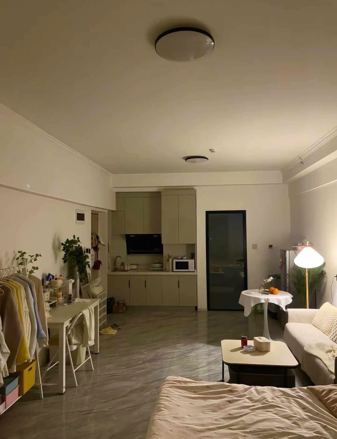 青岛单间650，民水民电，押一付一，能短租