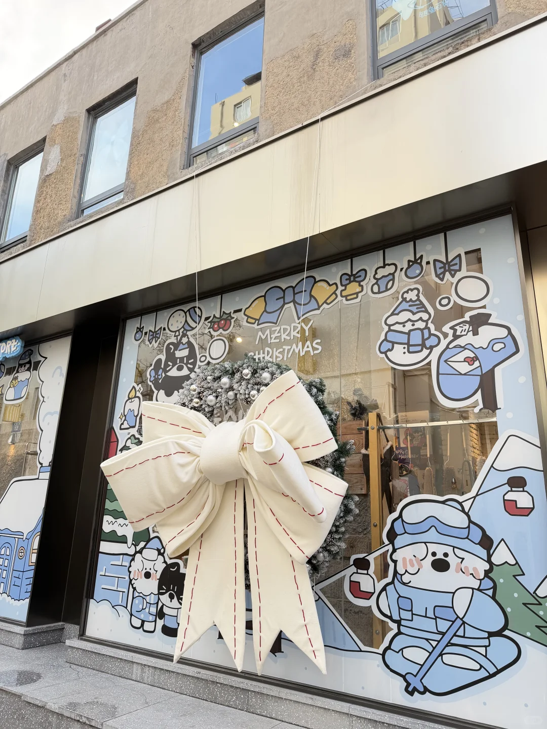 12.18青岛银鱼巷实况！圣诞打卡机位已开启