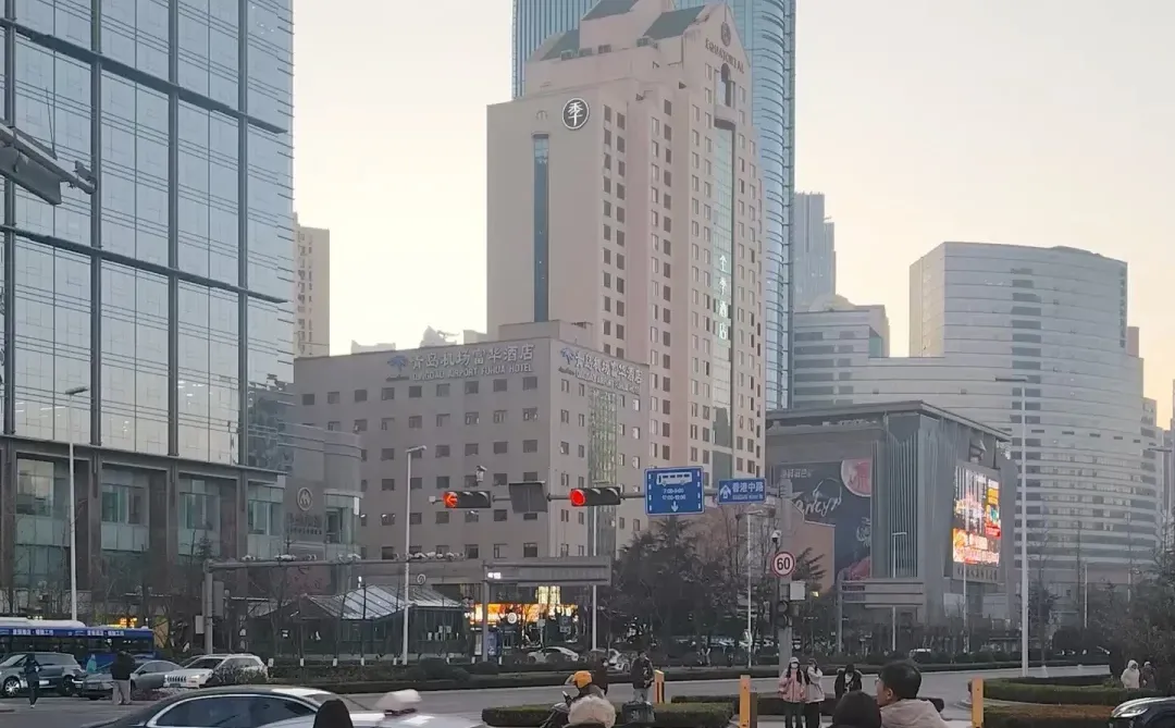 青岛天气穿衣实况☀️12月14日依旧冻手...