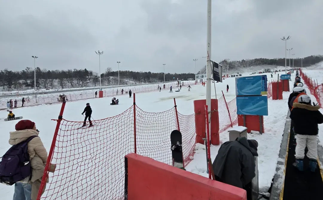 藏马山滑雪场开门第一天体验