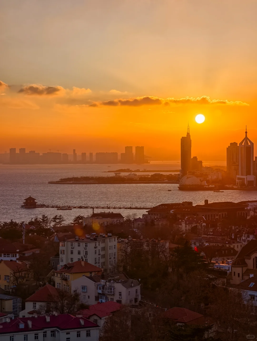 青岛12.18实况！被信号山的蓝调时刻惊艳