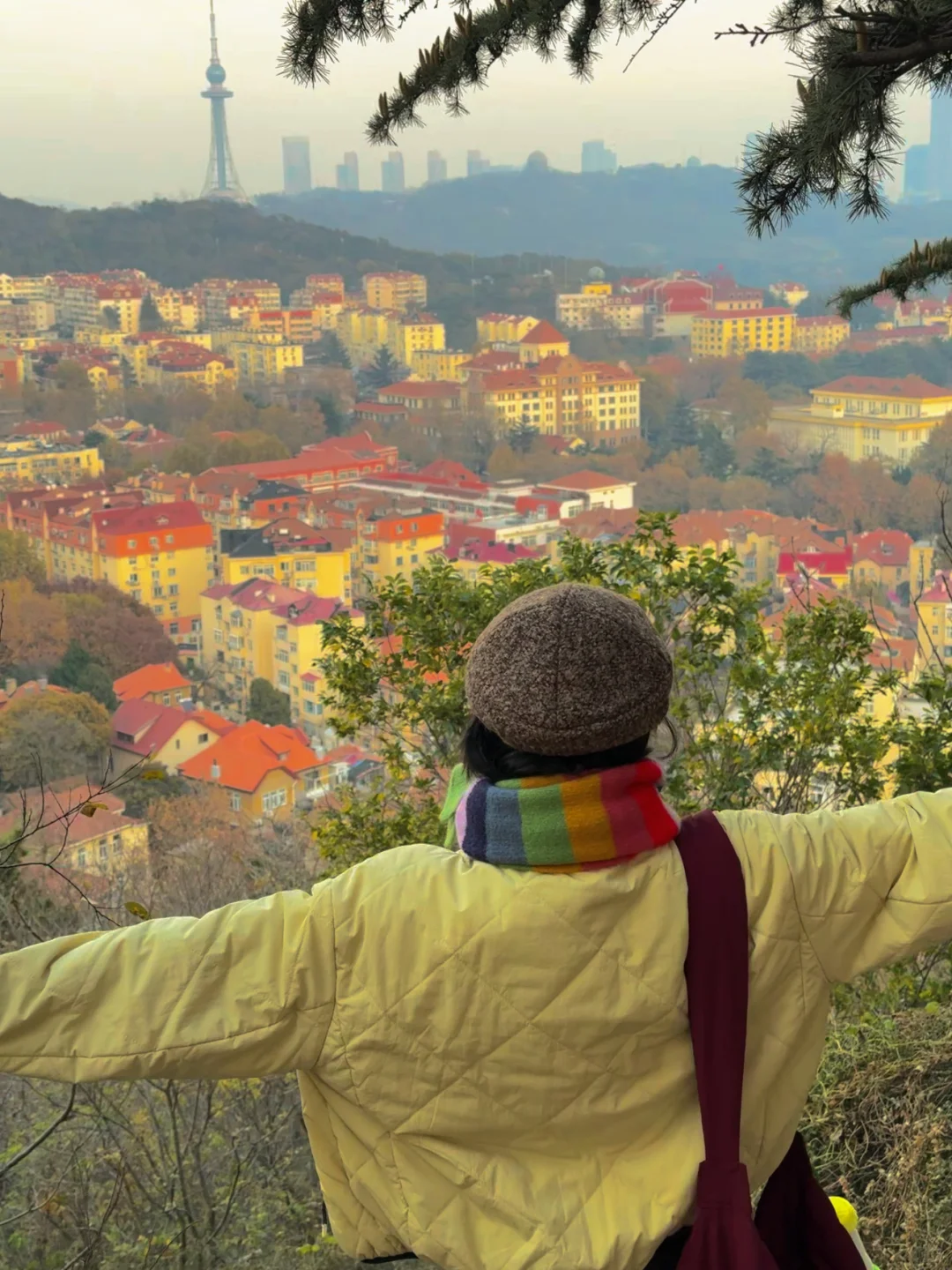 青岛旅行穿搭｜适配海与风的保暖松弛感^～