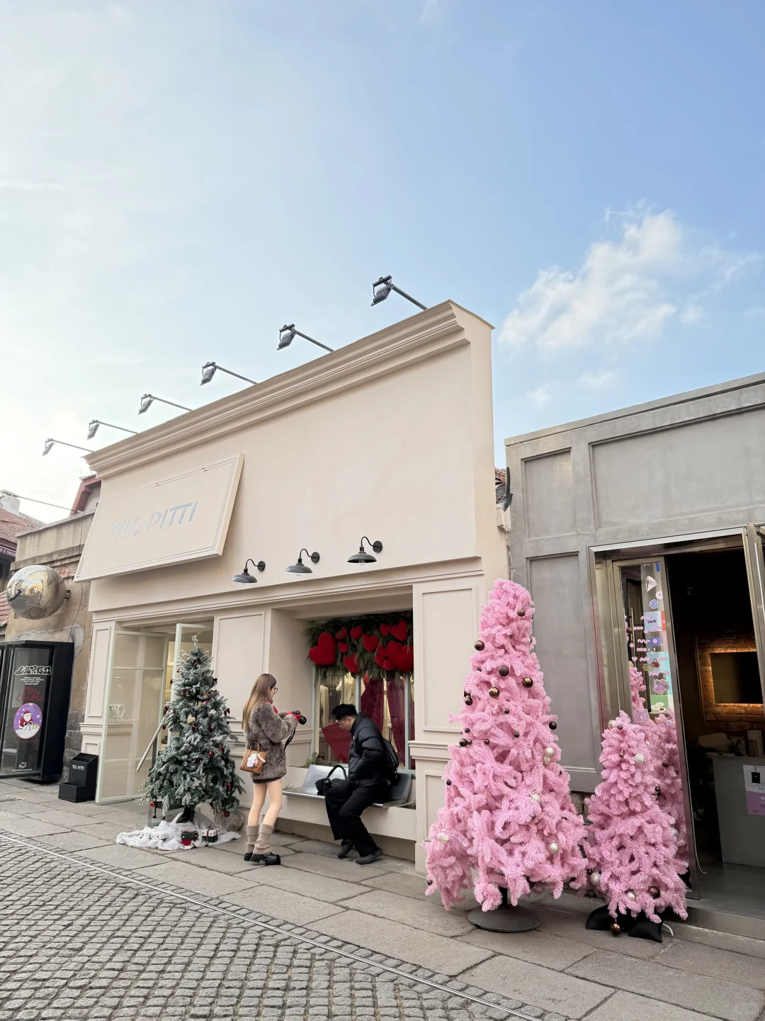 12.18青岛银鱼巷实况！圣诞打卡机位已开启