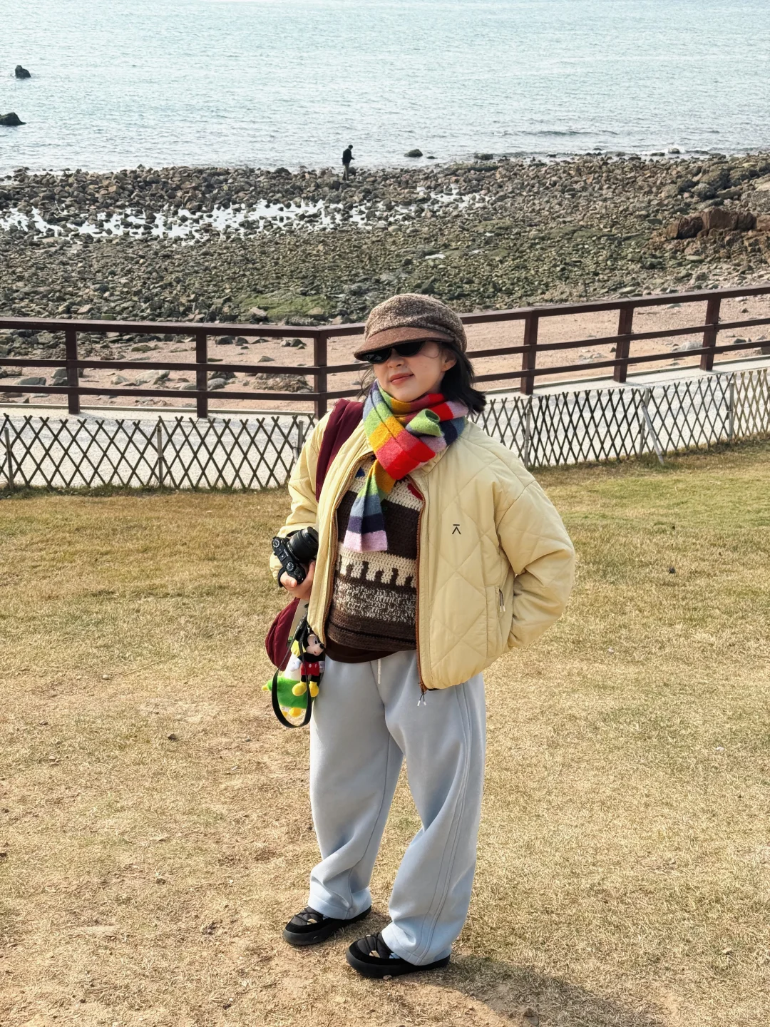 青岛旅行穿搭｜适配海与风的保暖松弛感^～