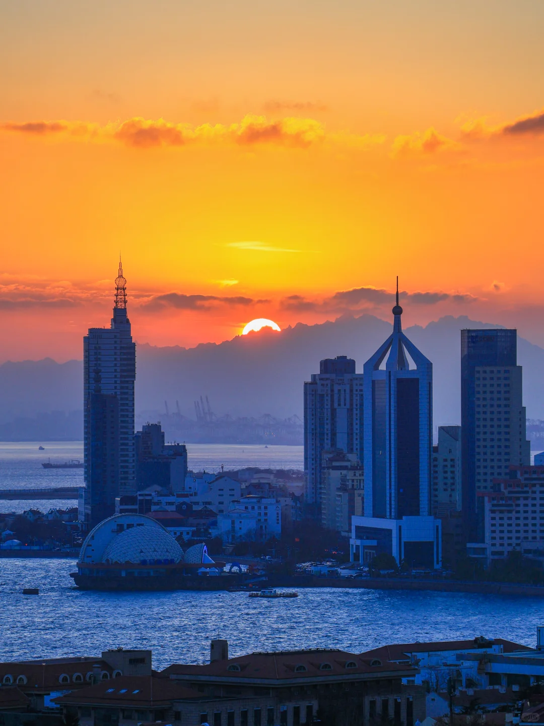 青岛12.18实况！被信号山的蓝调时刻惊艳