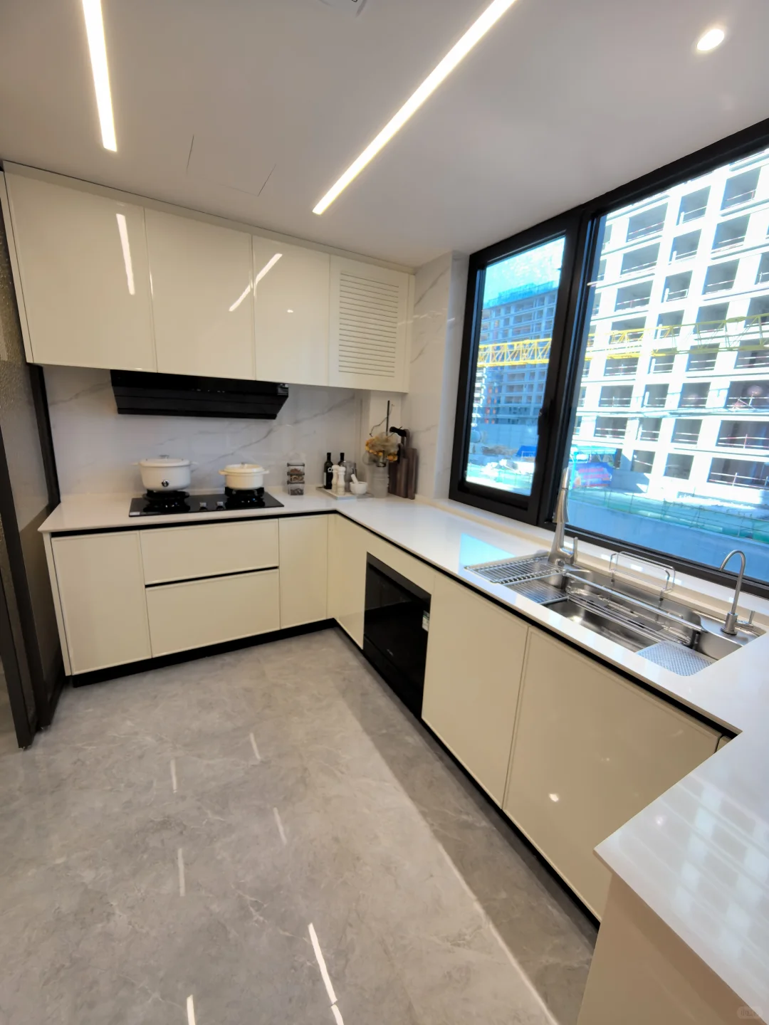 感谢🙏济南房价，230w买经十路140平四居