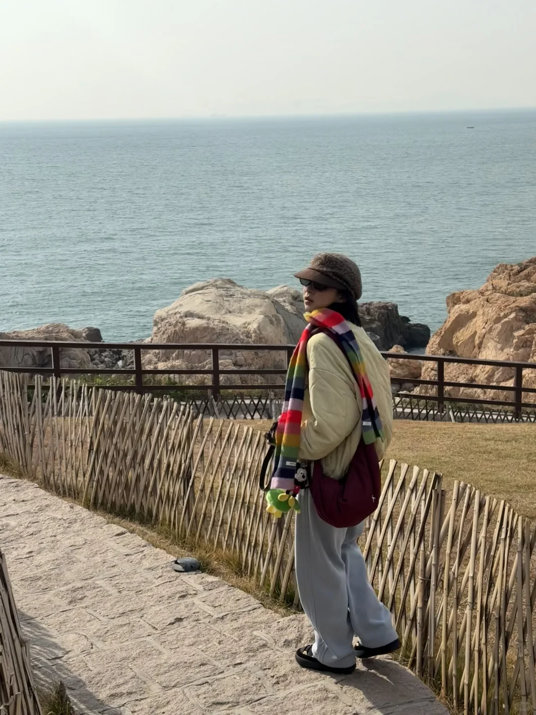 青岛旅行穿搭｜适配海与风的保暖松弛感^～