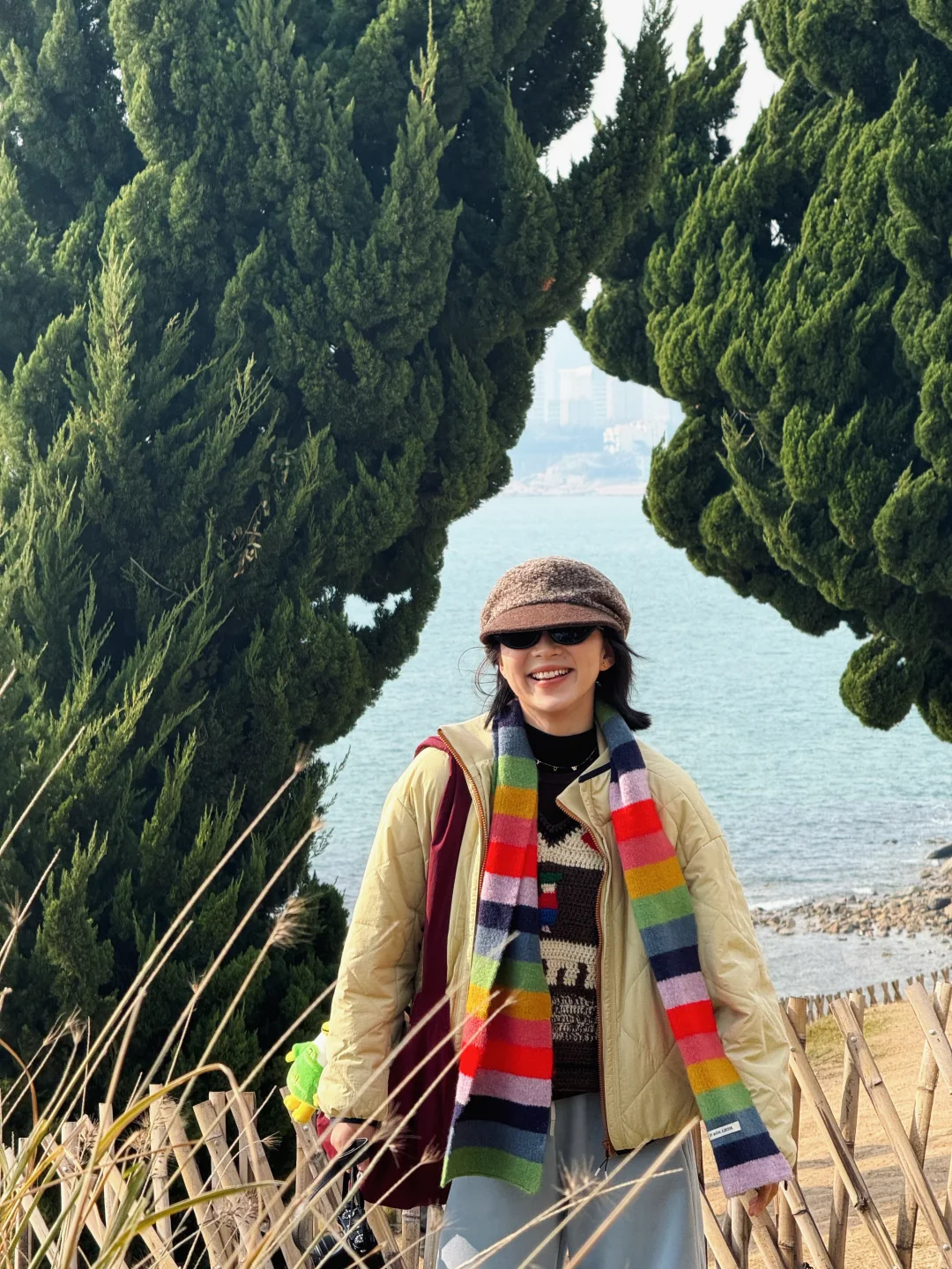 青岛旅行穿搭｜适配海与风的保暖松弛感^～