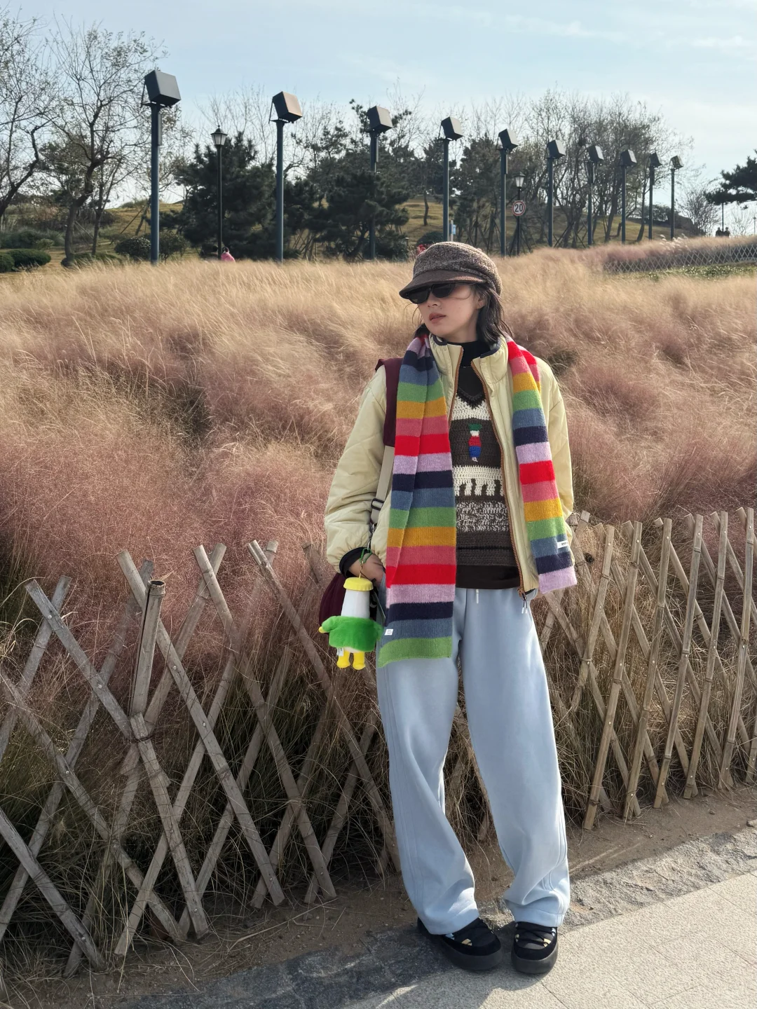 青岛旅行穿搭｜适配海与风的保暖松弛感^～