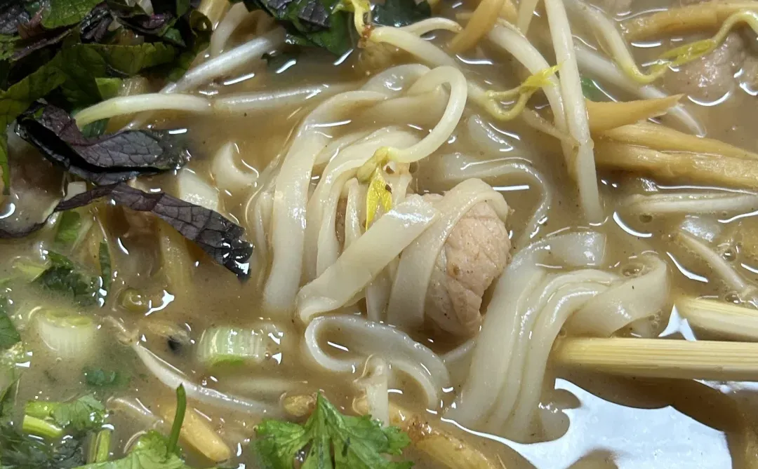 烟台！！记住这条胡同！里面全是好吃的！