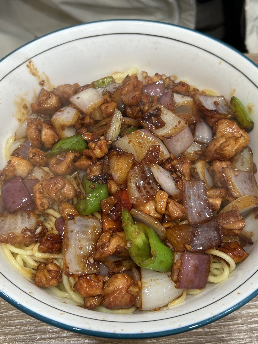 烟台！！记住这条胡同！里面全是好吃的！