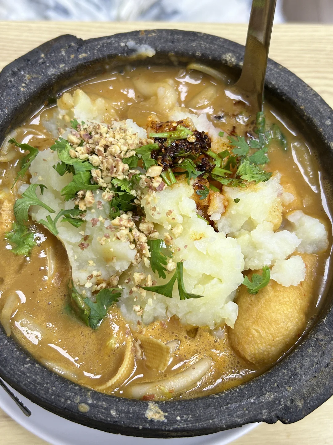 烟台！！记住这条胡同！里面全是好吃的！