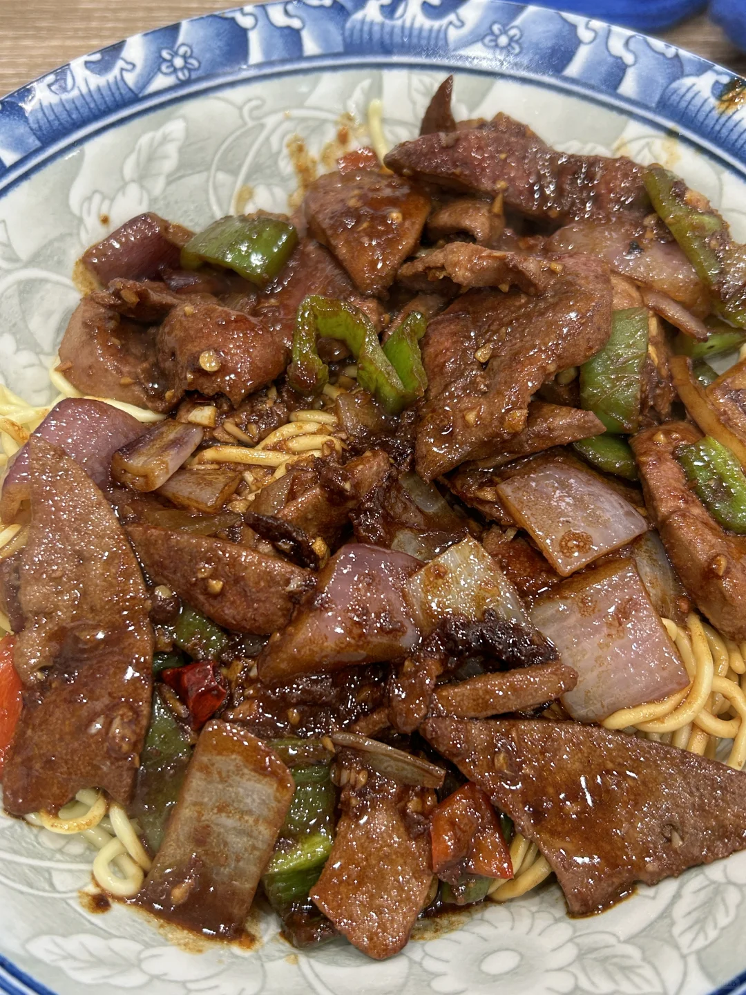 烟台！！记住这条胡同！里面全是好吃的！