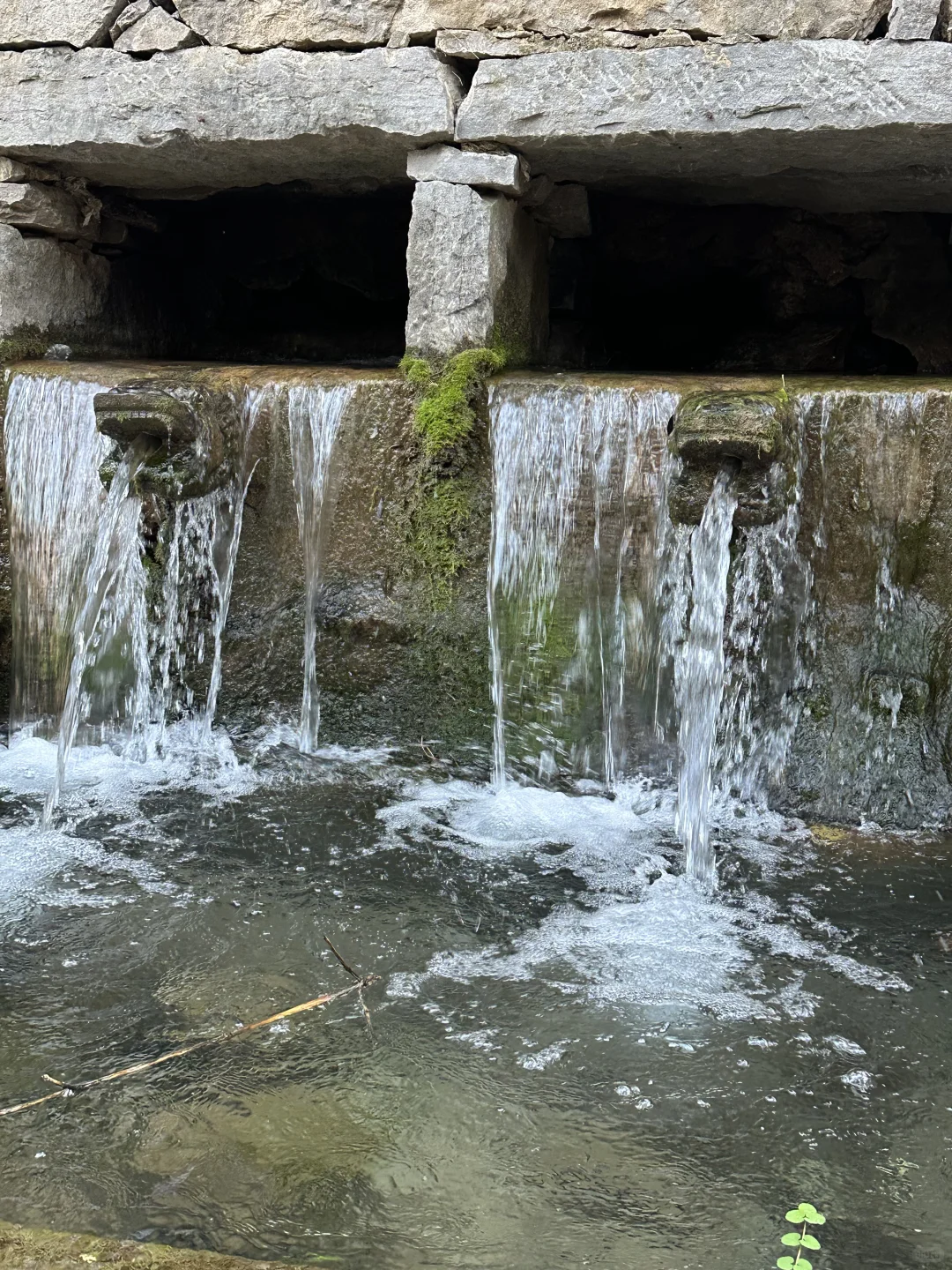 长治私藏秘境‼️停运景区里的天然瀑布小溪⛰️