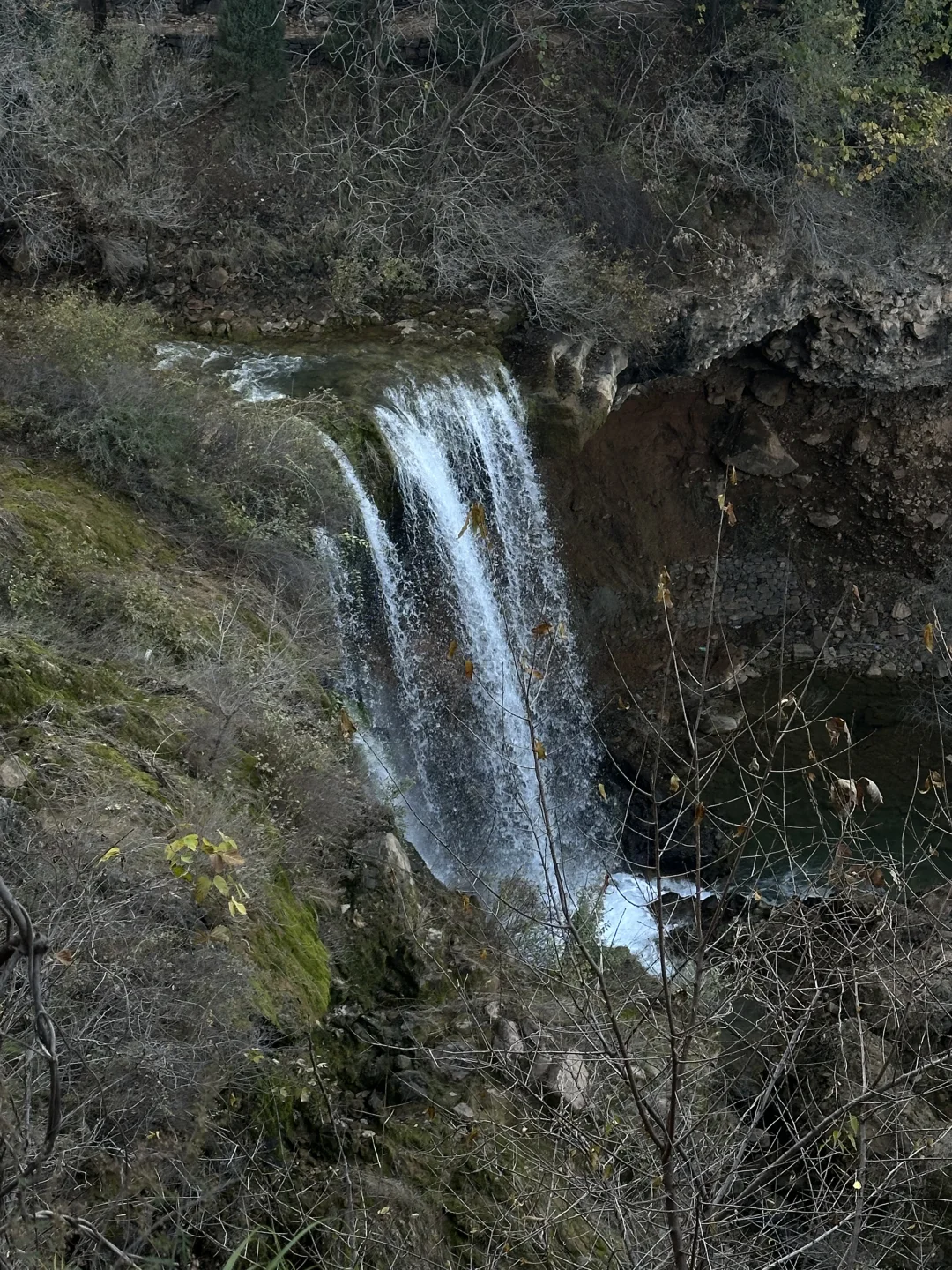 长治私藏秘境‼️停运景区里的天然瀑布小溪⛰️