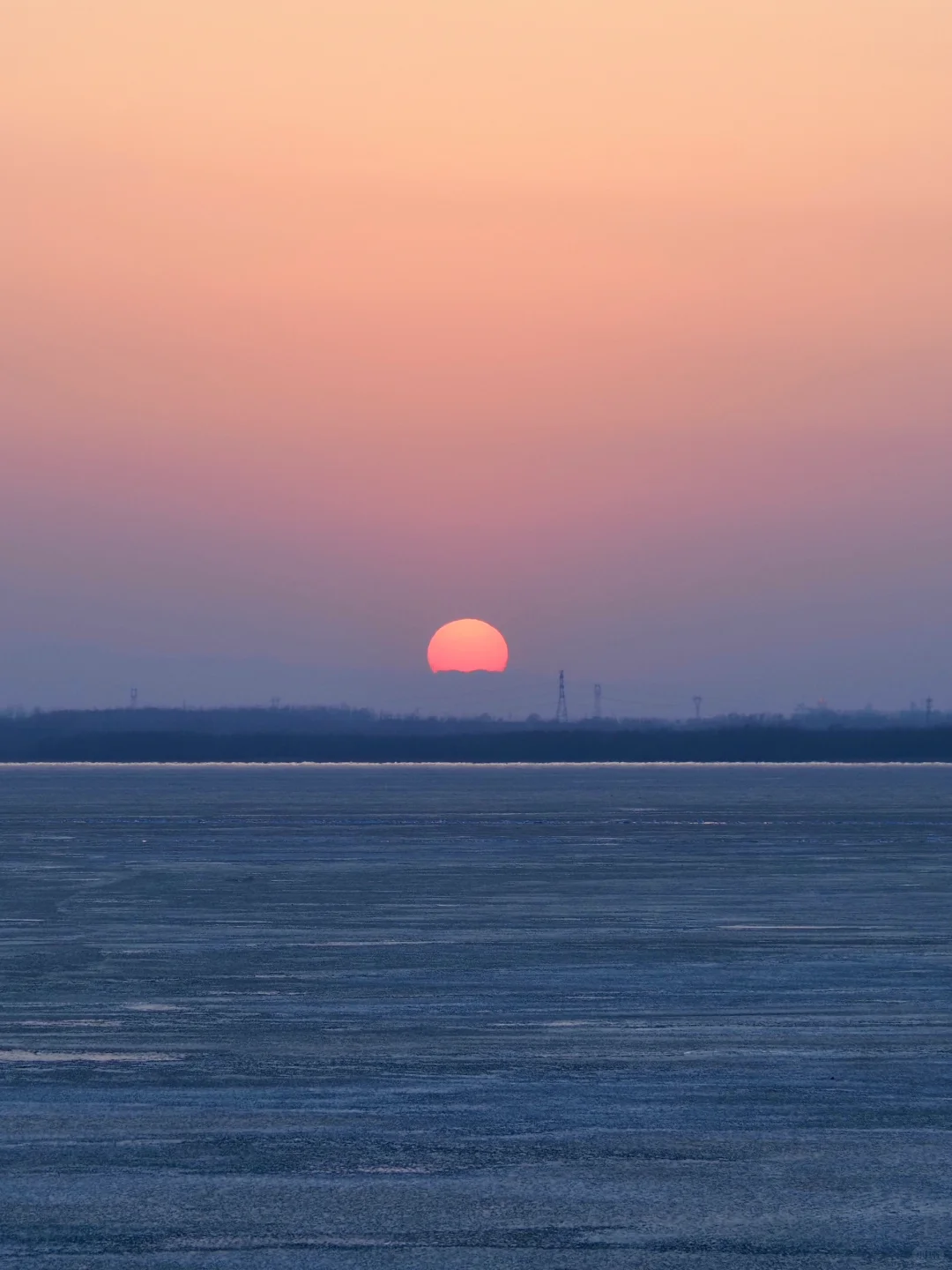 长治湿地公园的湖上日落