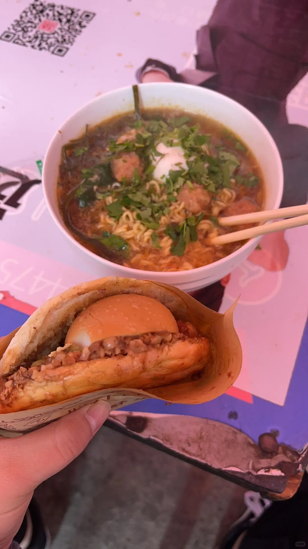 是长治九州宾馆的方便面，早上吃了中午都不