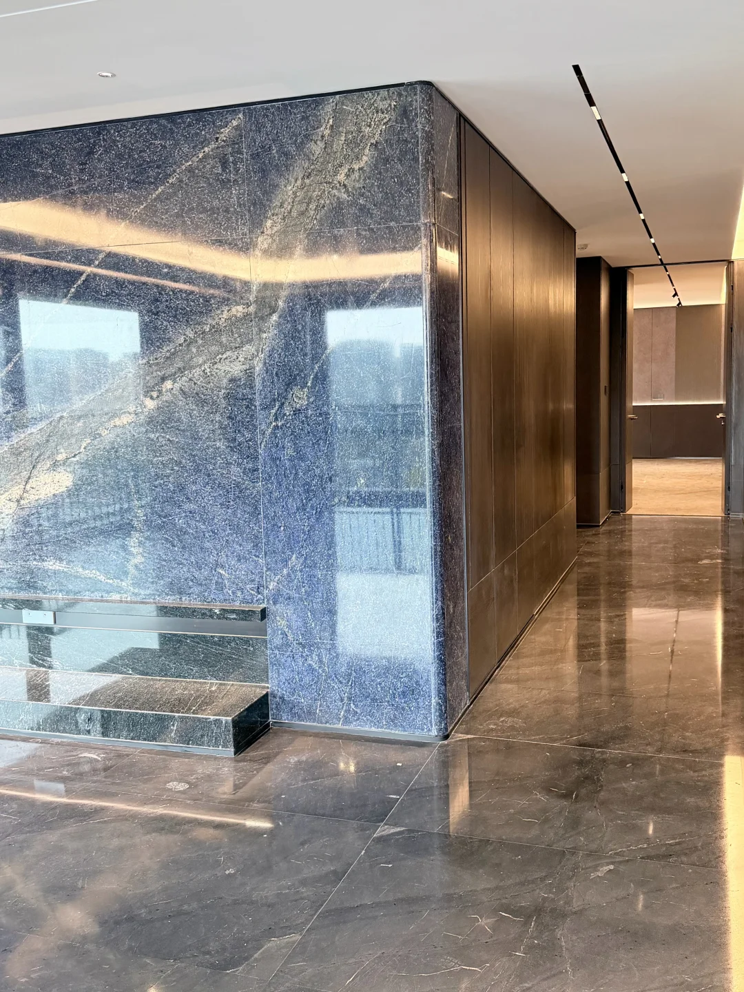 太原交房！大平层真的把汾河焊在窗外了