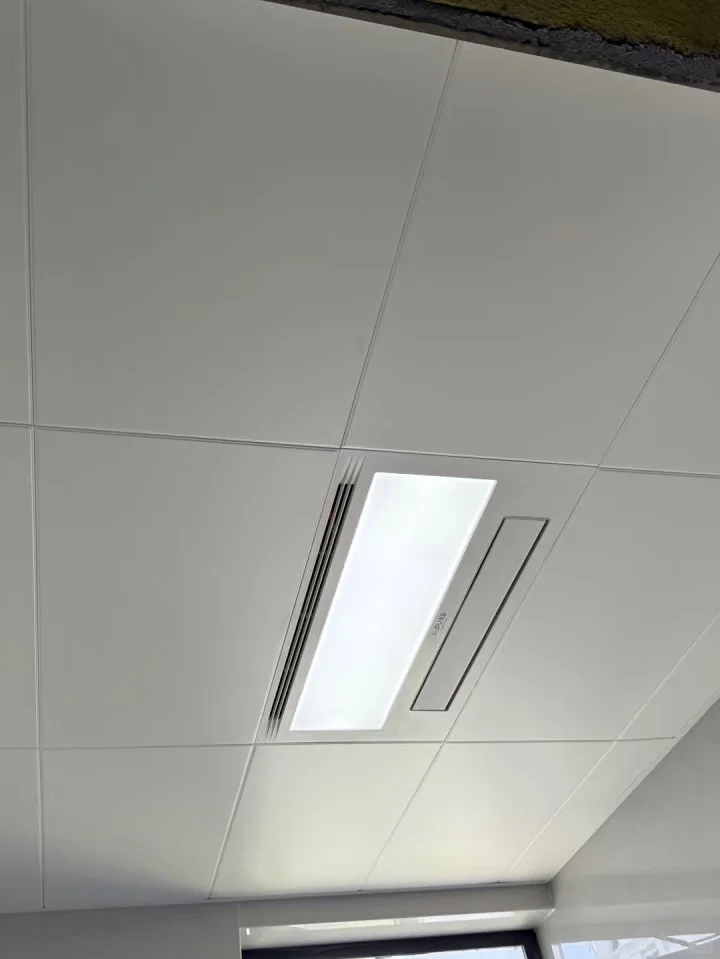 看看这个太原奶油白同色铝扣板吊顶贵么？