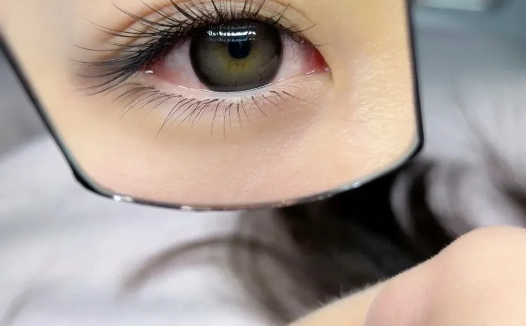 长治美睫｜镜子里的我 有点好看哦～