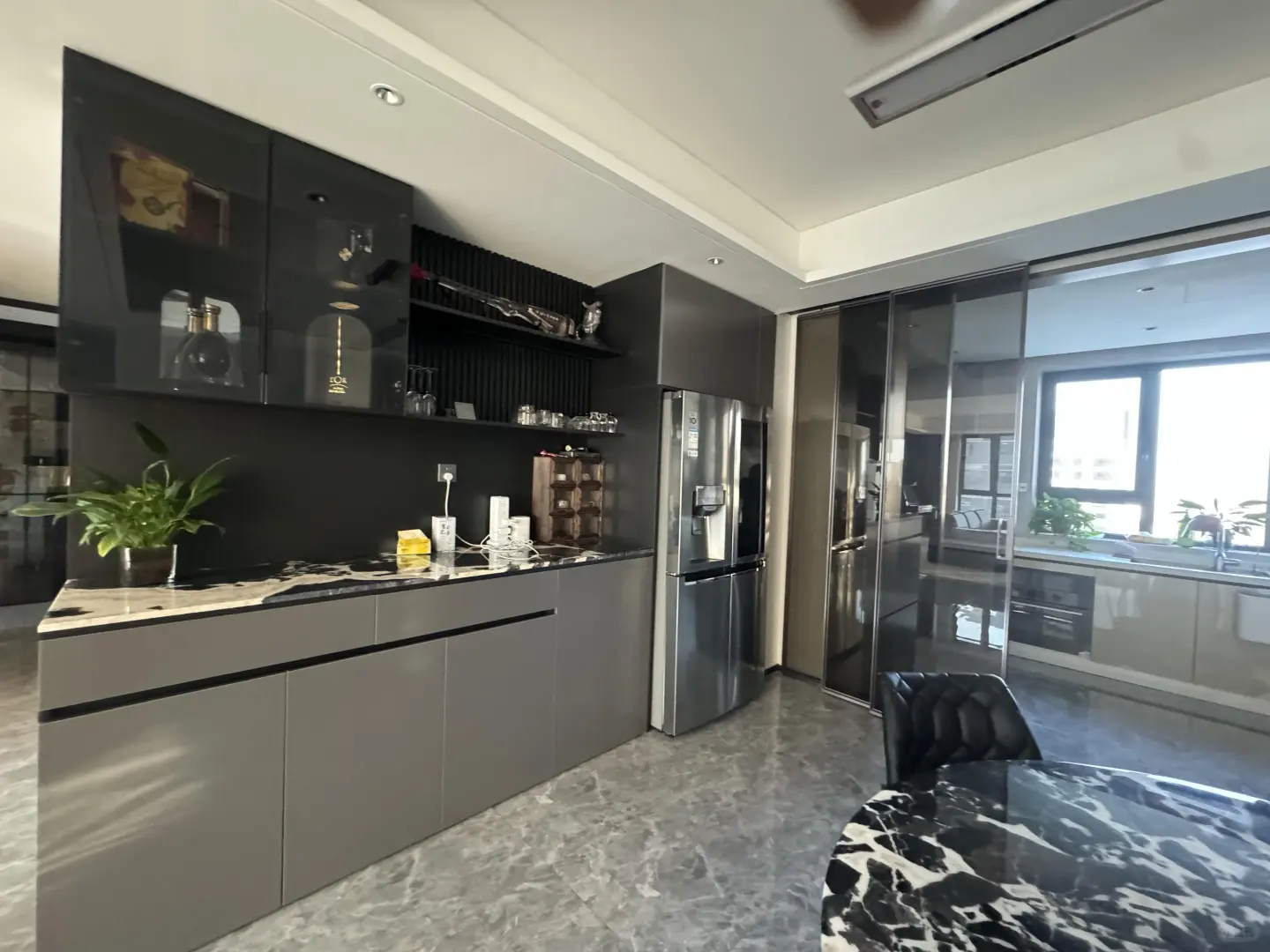 在太原万象城租套小姐姐都喜欢的网红落地窗