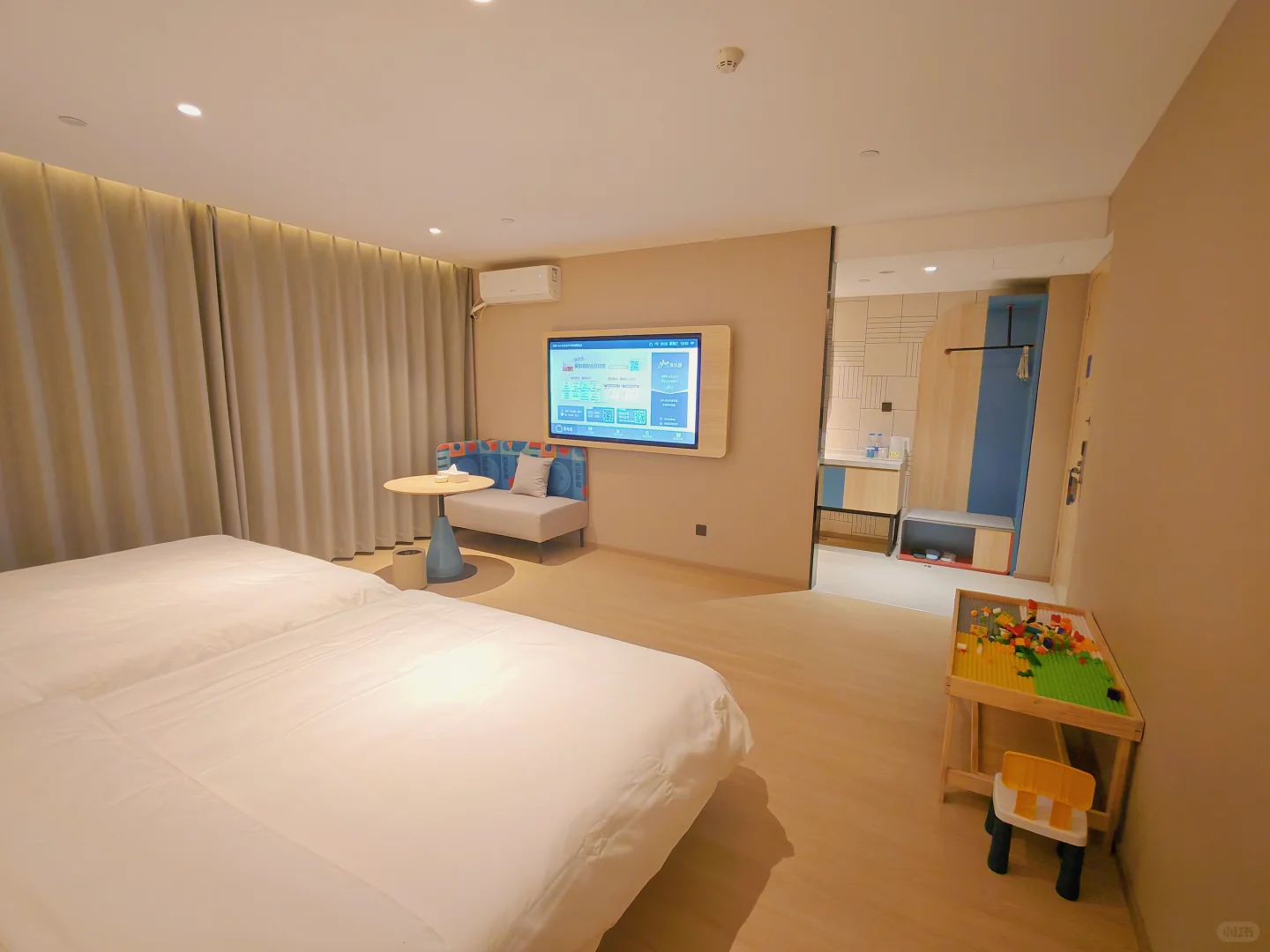 长治核心区住宿新发现：推开窗，就是上党门