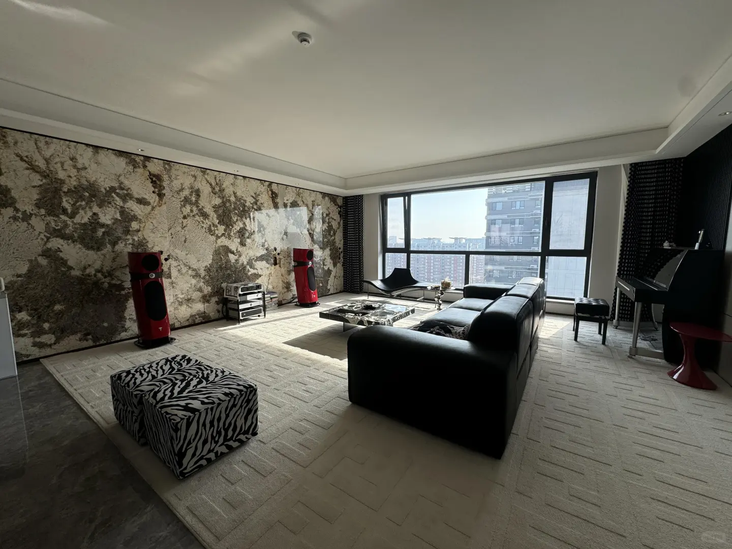 在太原万象城租套小姐姐都喜欢的网红落地窗