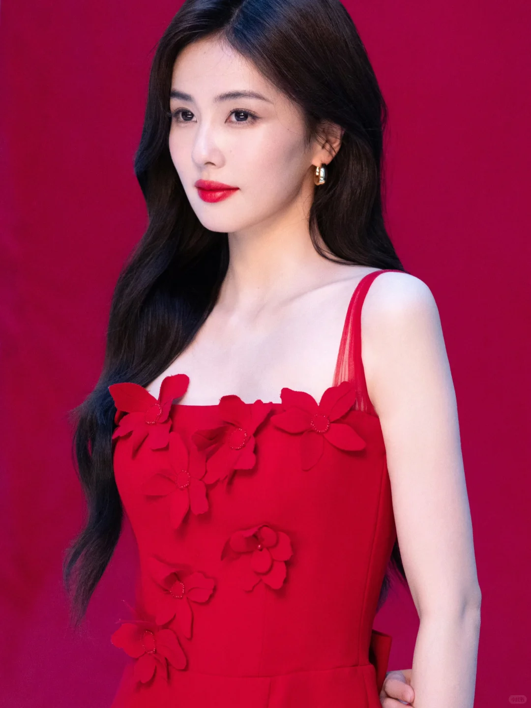 太原婚纱丨来穿白鹿同款的WHITE PRIVEE礼服