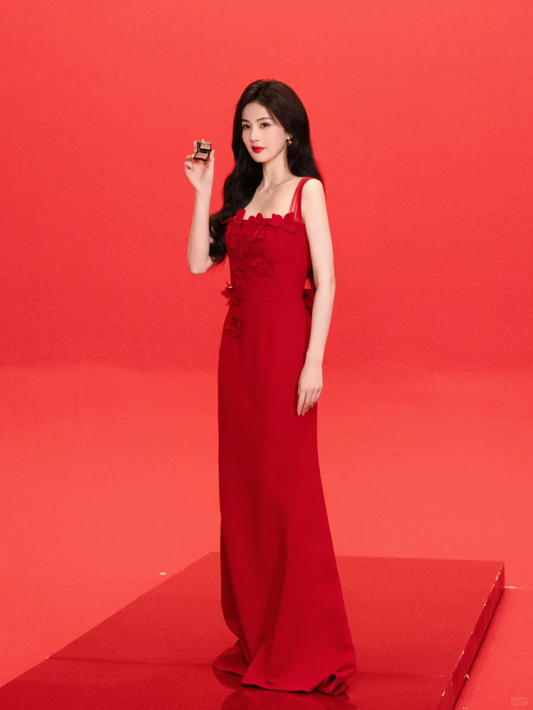 太原婚纱丨来穿白鹿同款的WHITE PRIVEE礼服