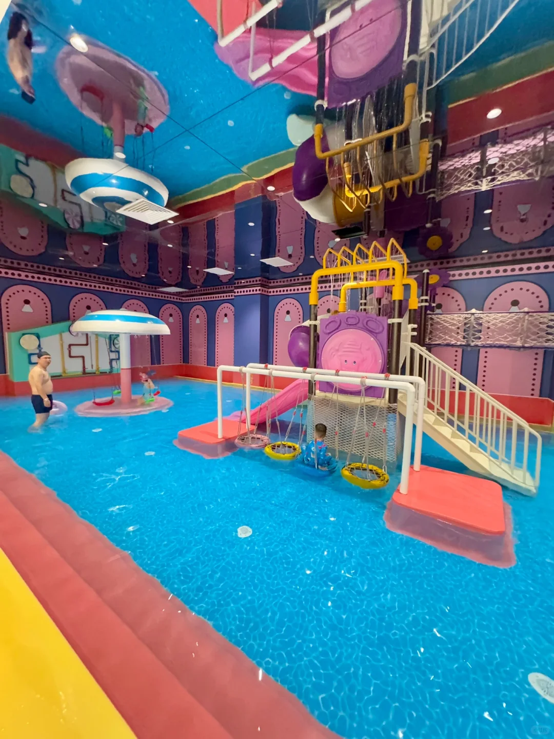 太原也有暴风雨温泉了⛈️谁能不爱这种氛围感