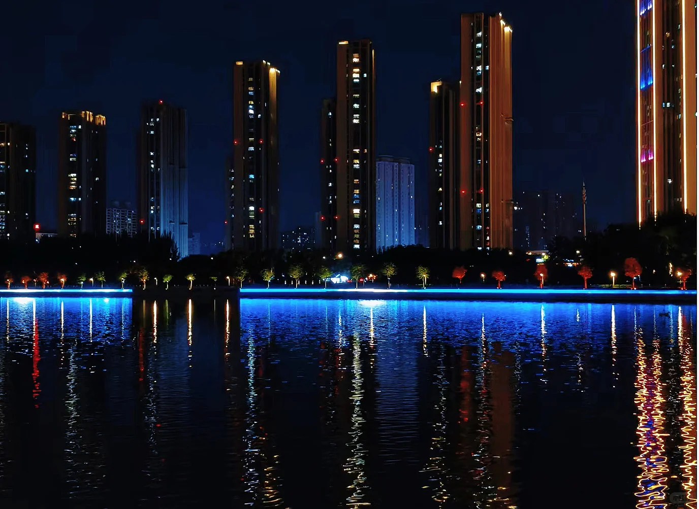 太原很低调夜景很好看的城市