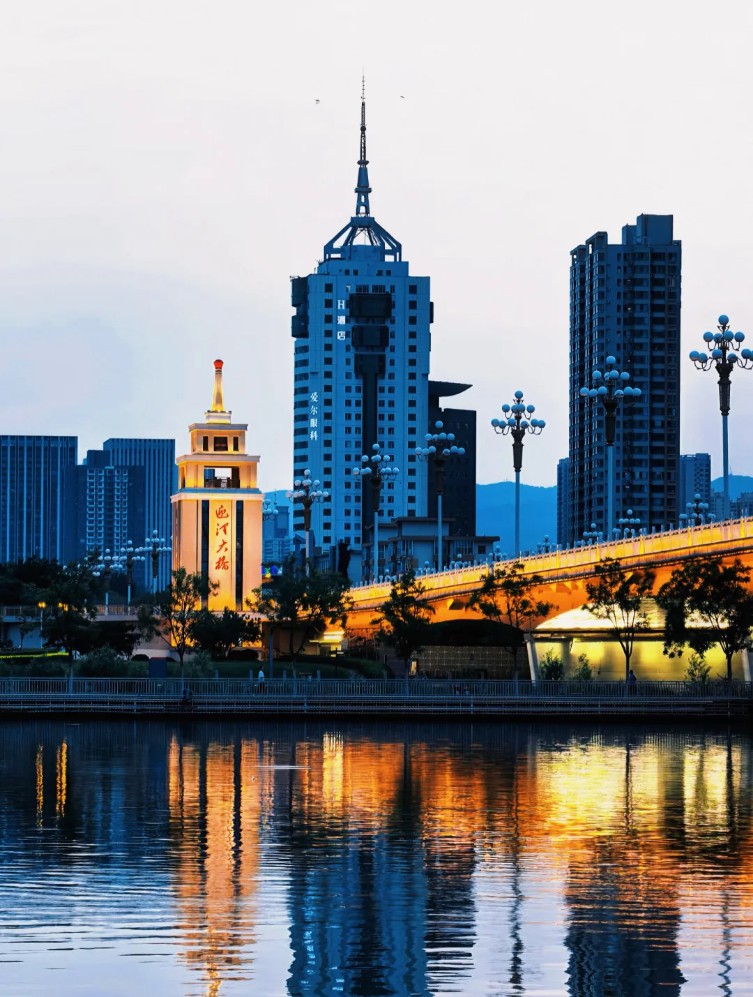 太原很低调夜景很好看的城市