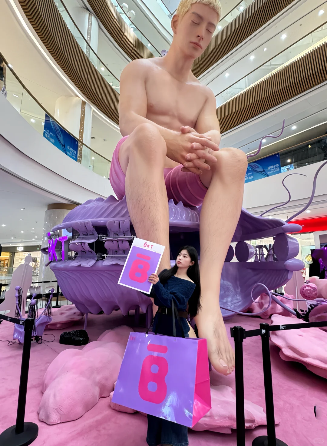 太原免费新展炸场！10米巨人空降茂业