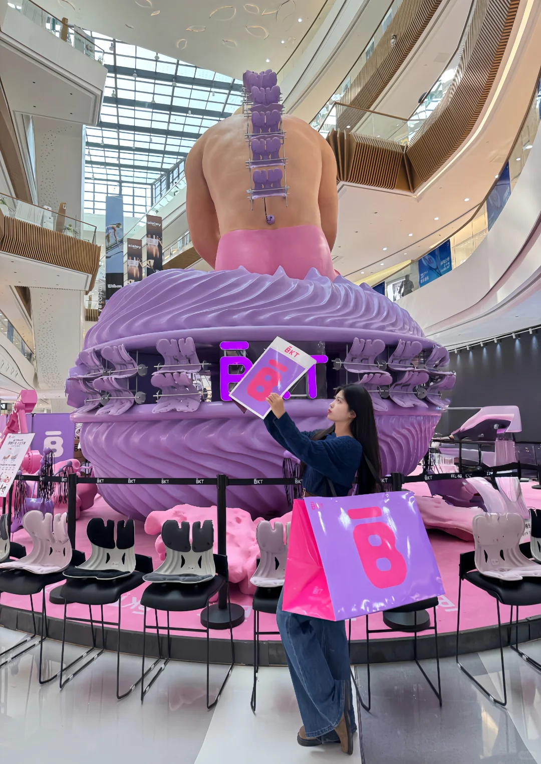 太原免费新展炸场！10米巨人空降茂业