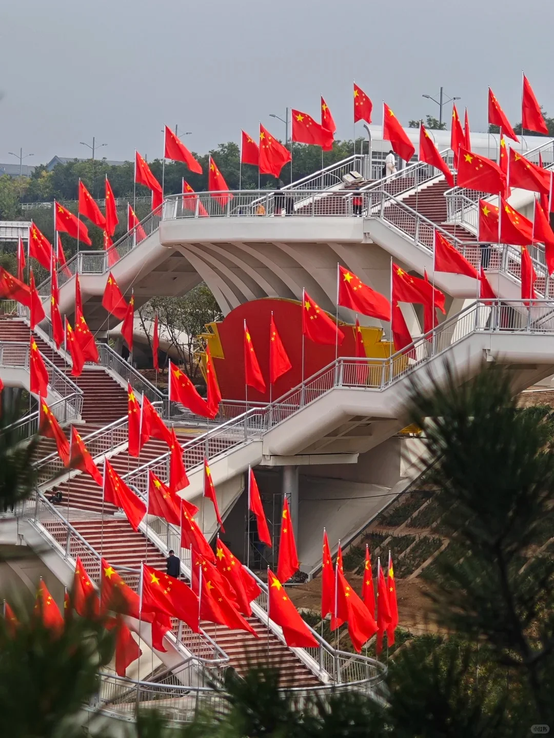 同志，磁场弱了就来这里！