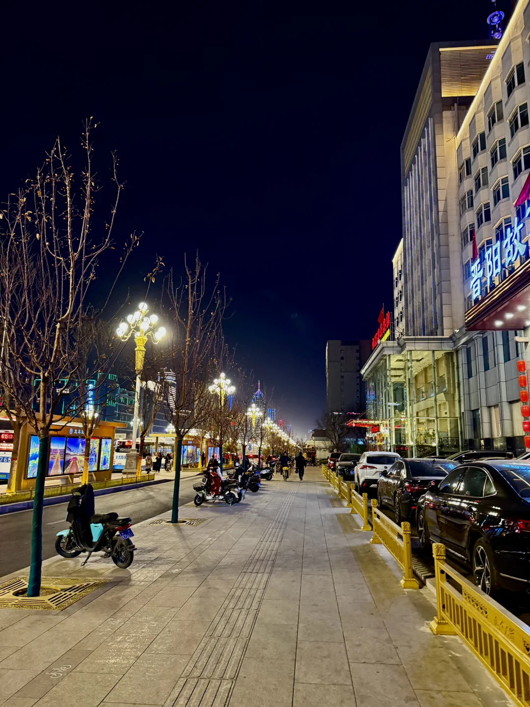 今晚的太原火车站