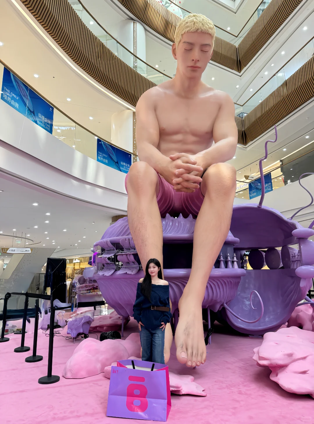 太原免费新展炸场！10米巨人空降茂业