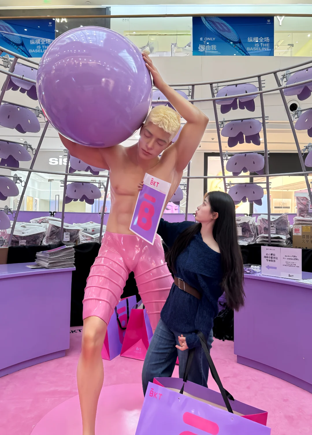 太原免费新展炸场！10米巨人空降茂业